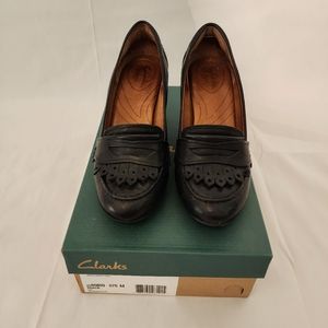 Clarks Indigo Kiltie Penny Loafer Heels Size 7.5M